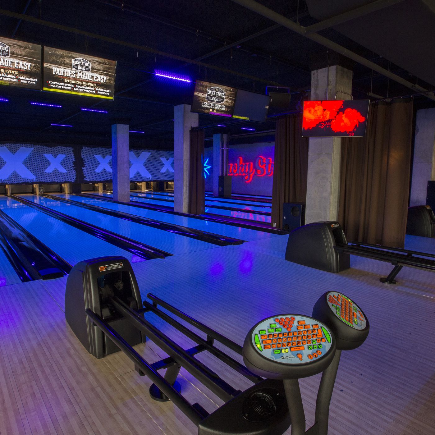strikes bowling