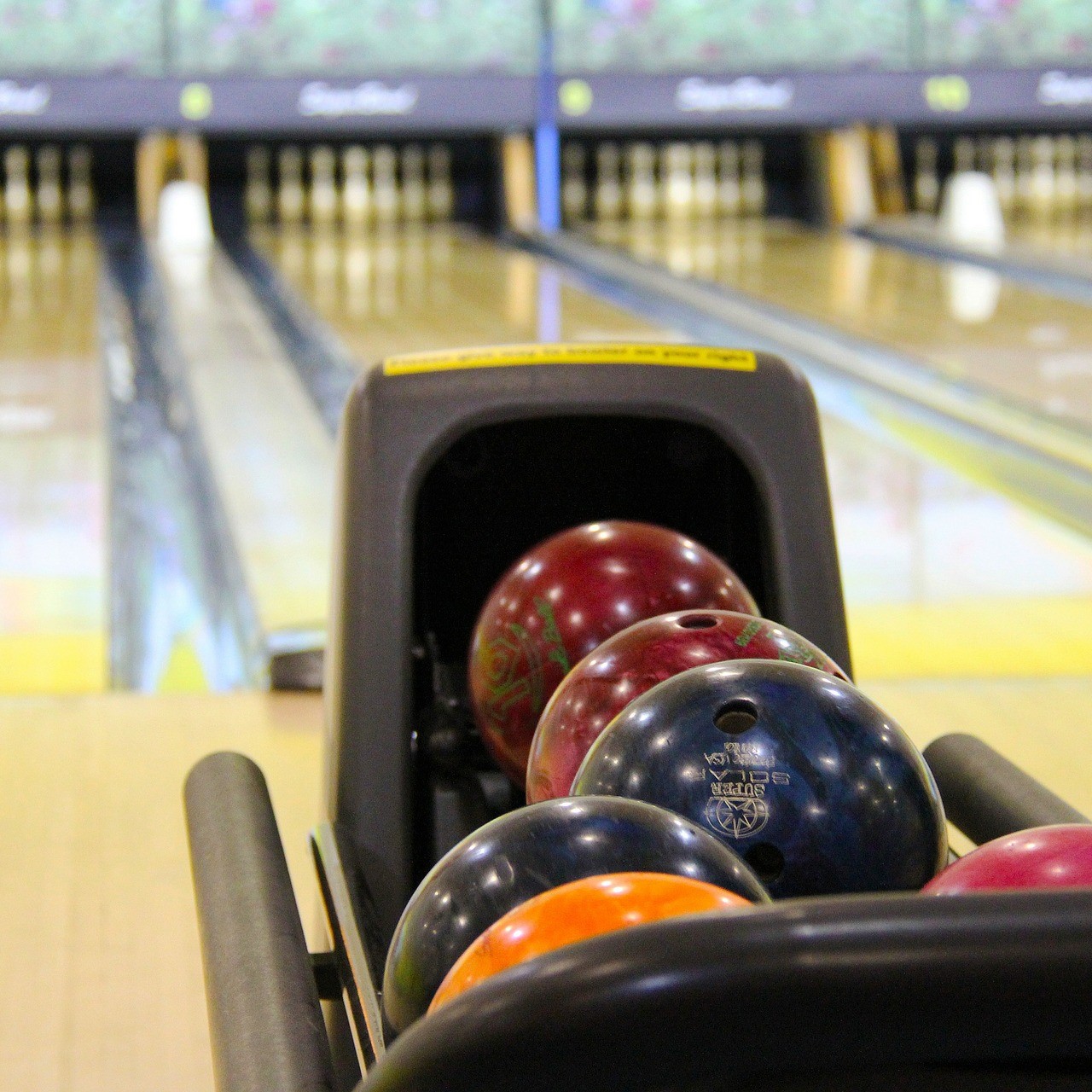 balls out bowling
