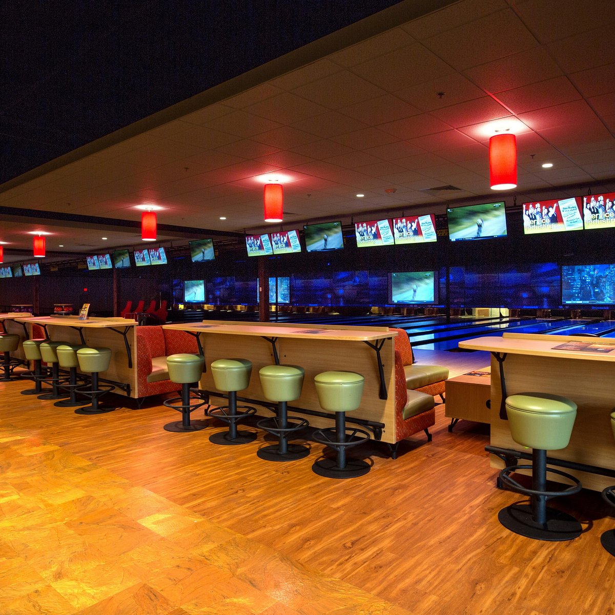 stars and strikes bowling