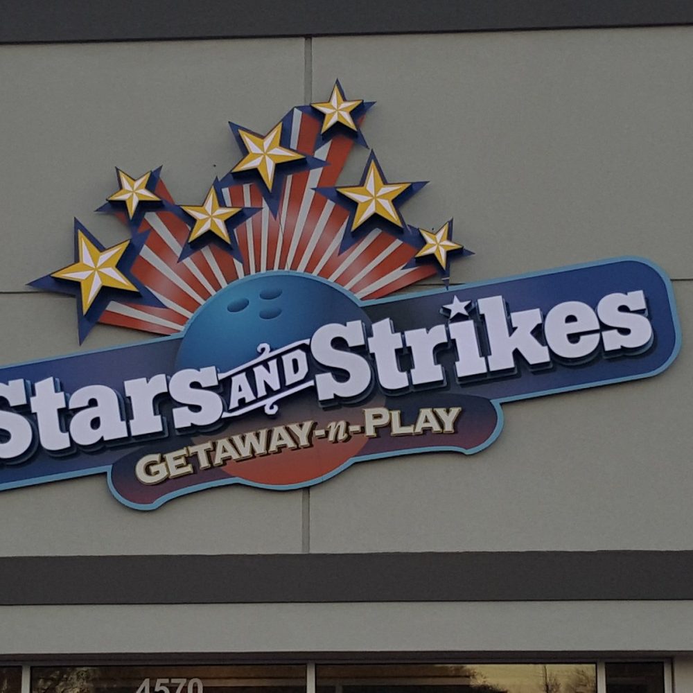 stars and strikes bowling