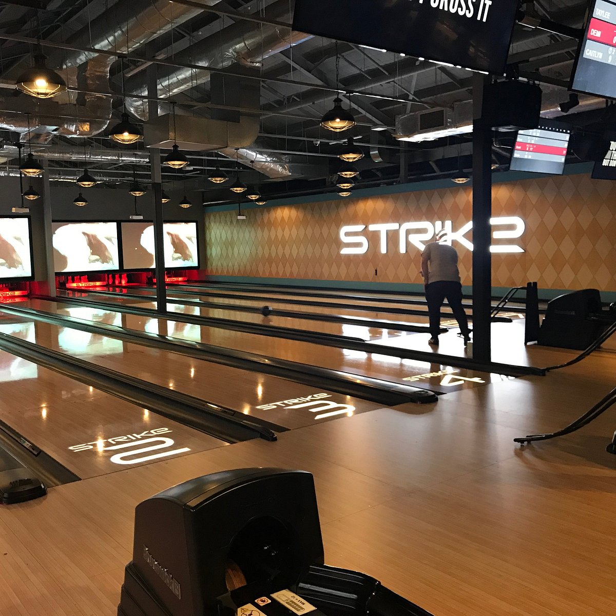 strikes bowling