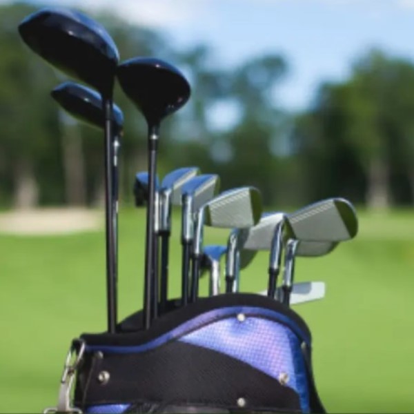 clubs in a golf bag
