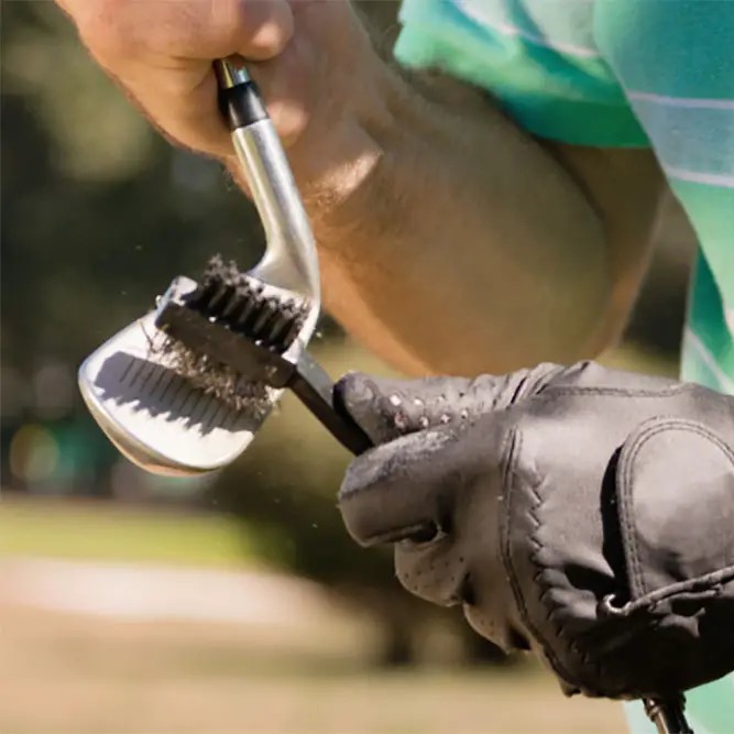 clean golf clubs