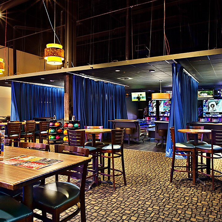 stars and strikes bowling alley