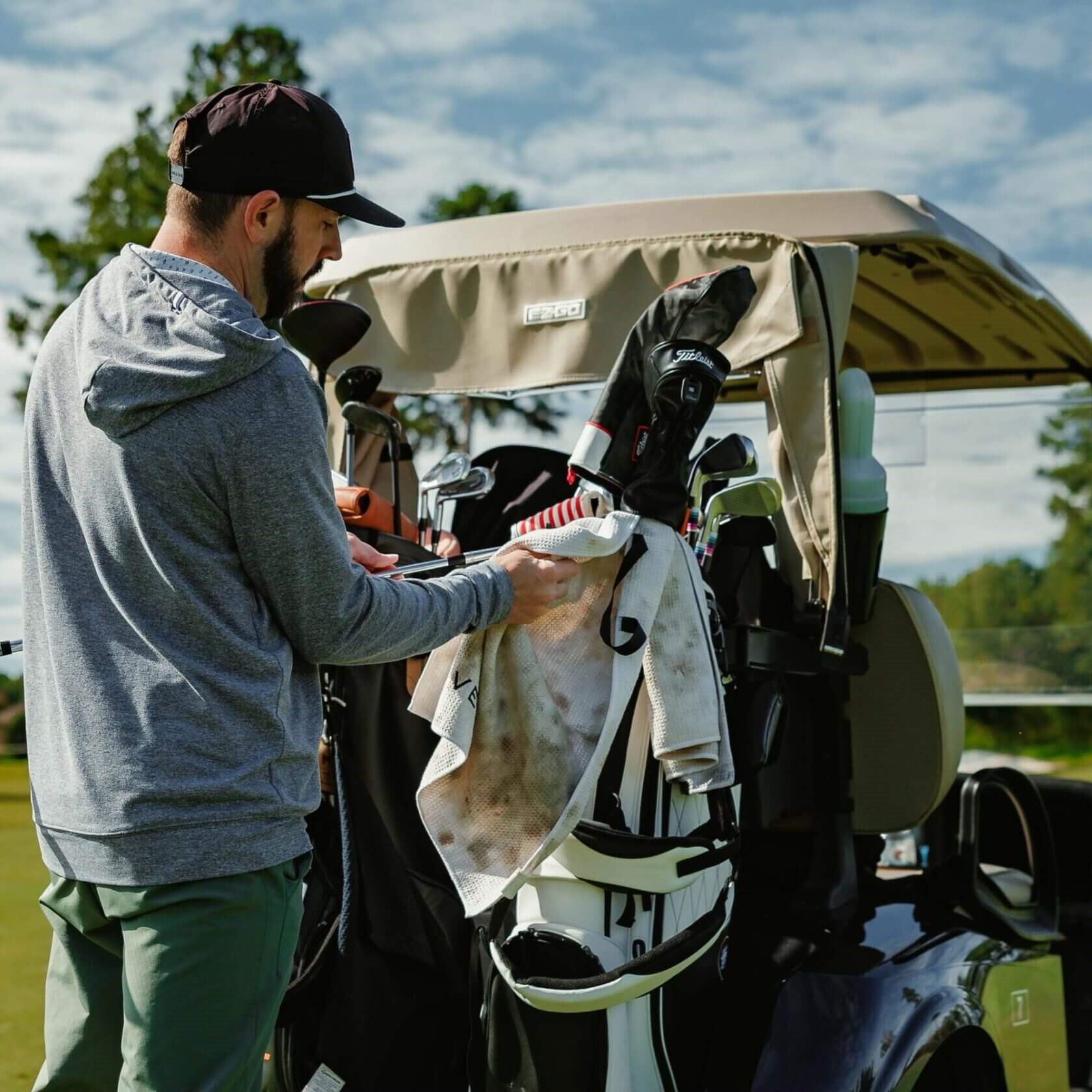 how long does it take to play 18 holes of golf