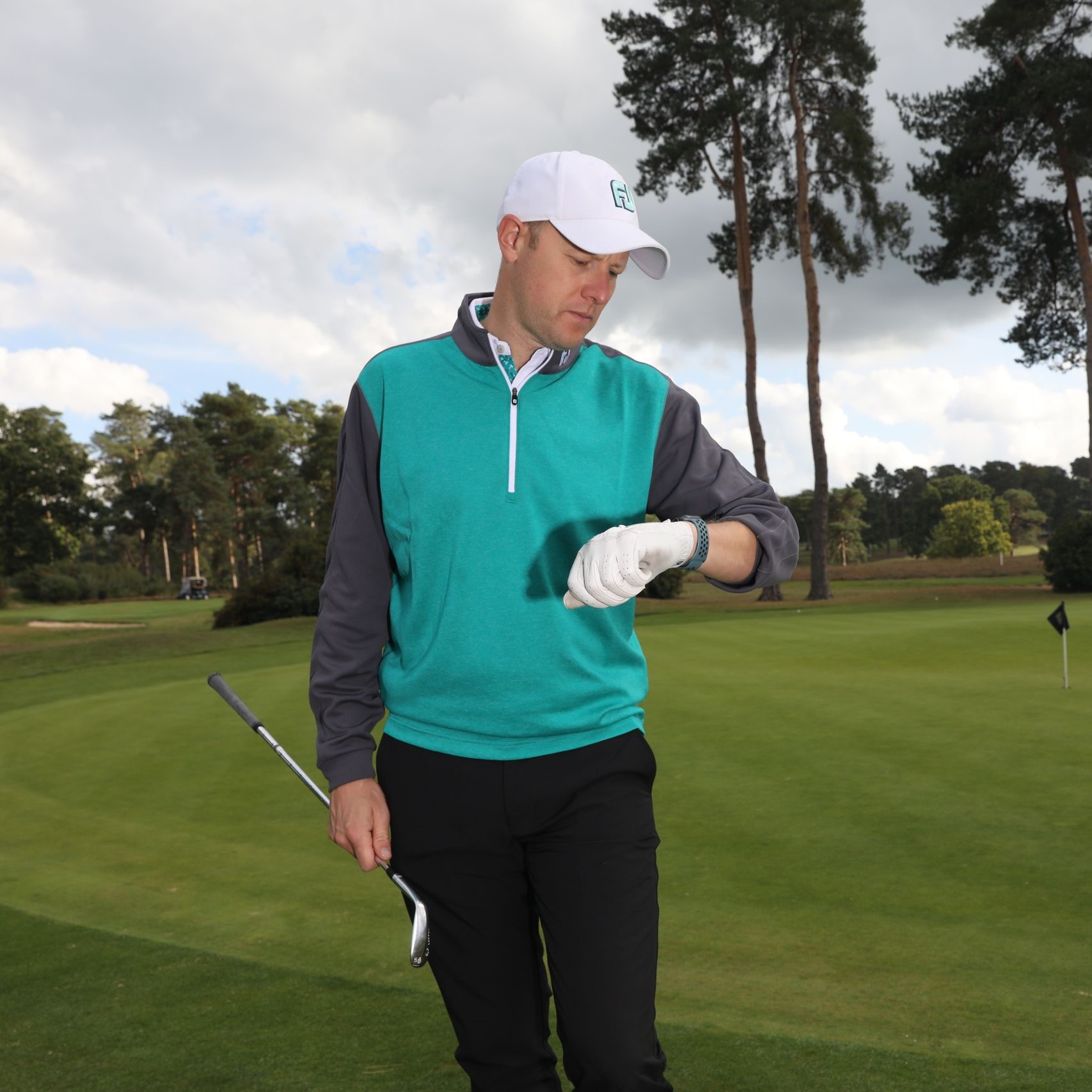 how long does it take to play 18 holes of golf