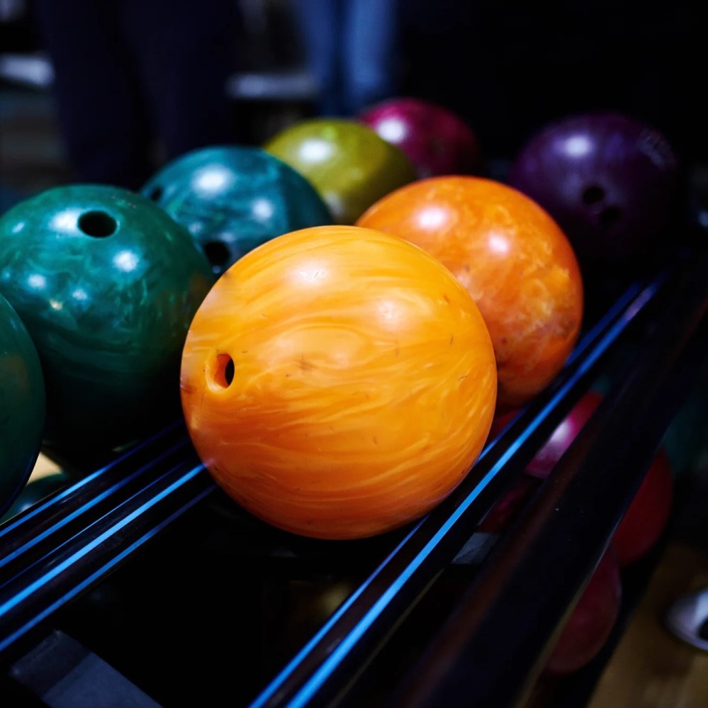 best bowling ball for straight bowlers